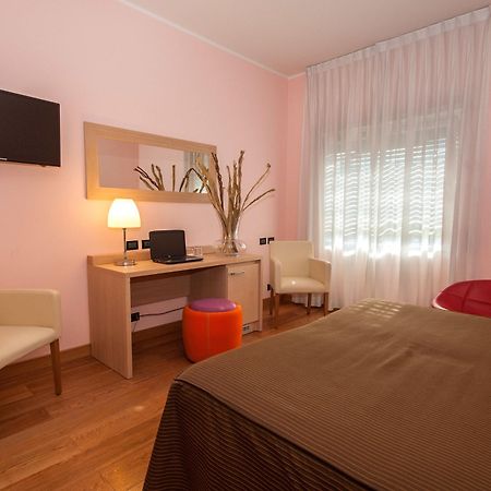 Hotel La Pergola Roma Esterno foto