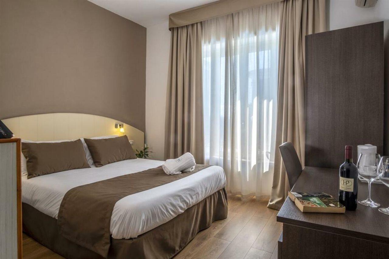 Hotel La Pergola Roma Esterno foto