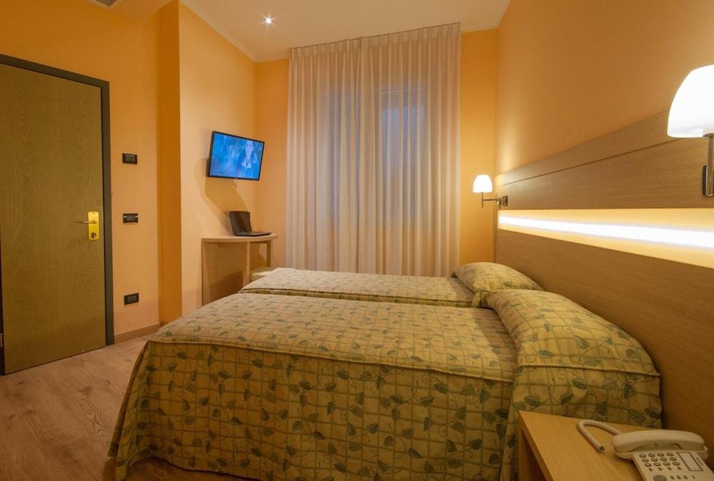 Hotel La Pergola Roma Esterno foto
