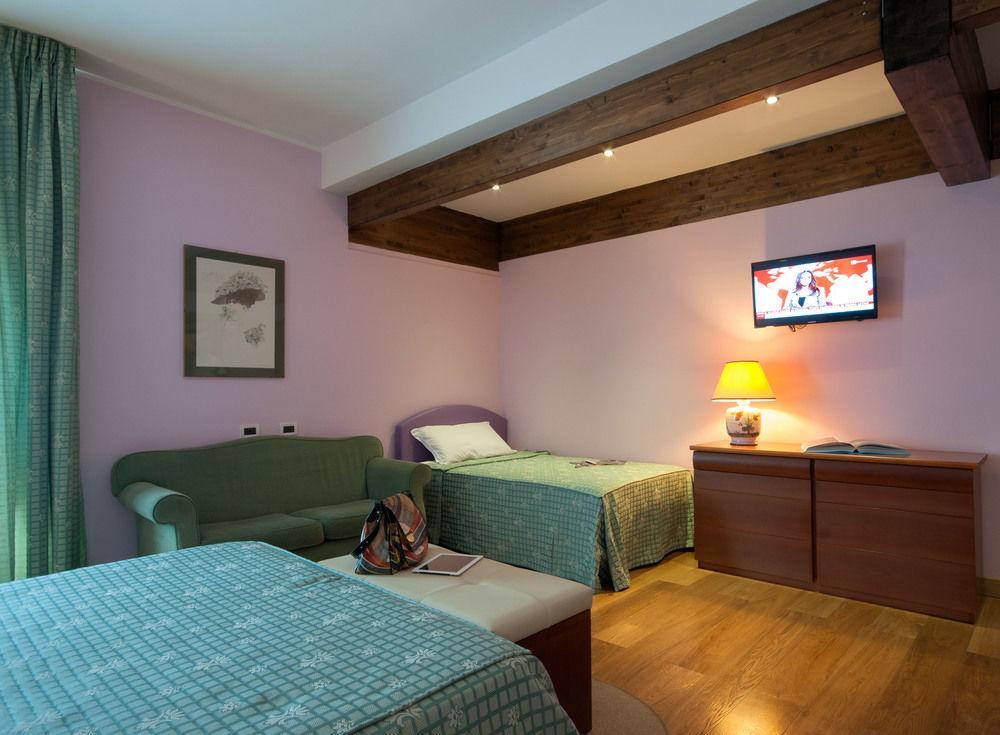 Hotel La Pergola Roma Esterno foto