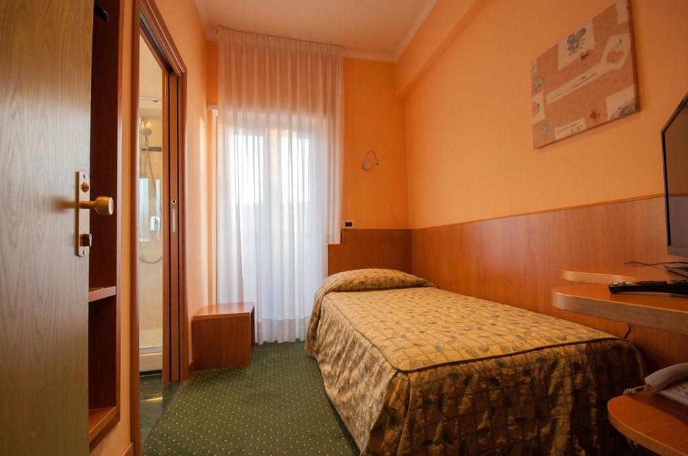 Hotel La Pergola Roma Esterno foto