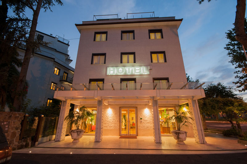 Hotel La Pergola Roma Esterno foto