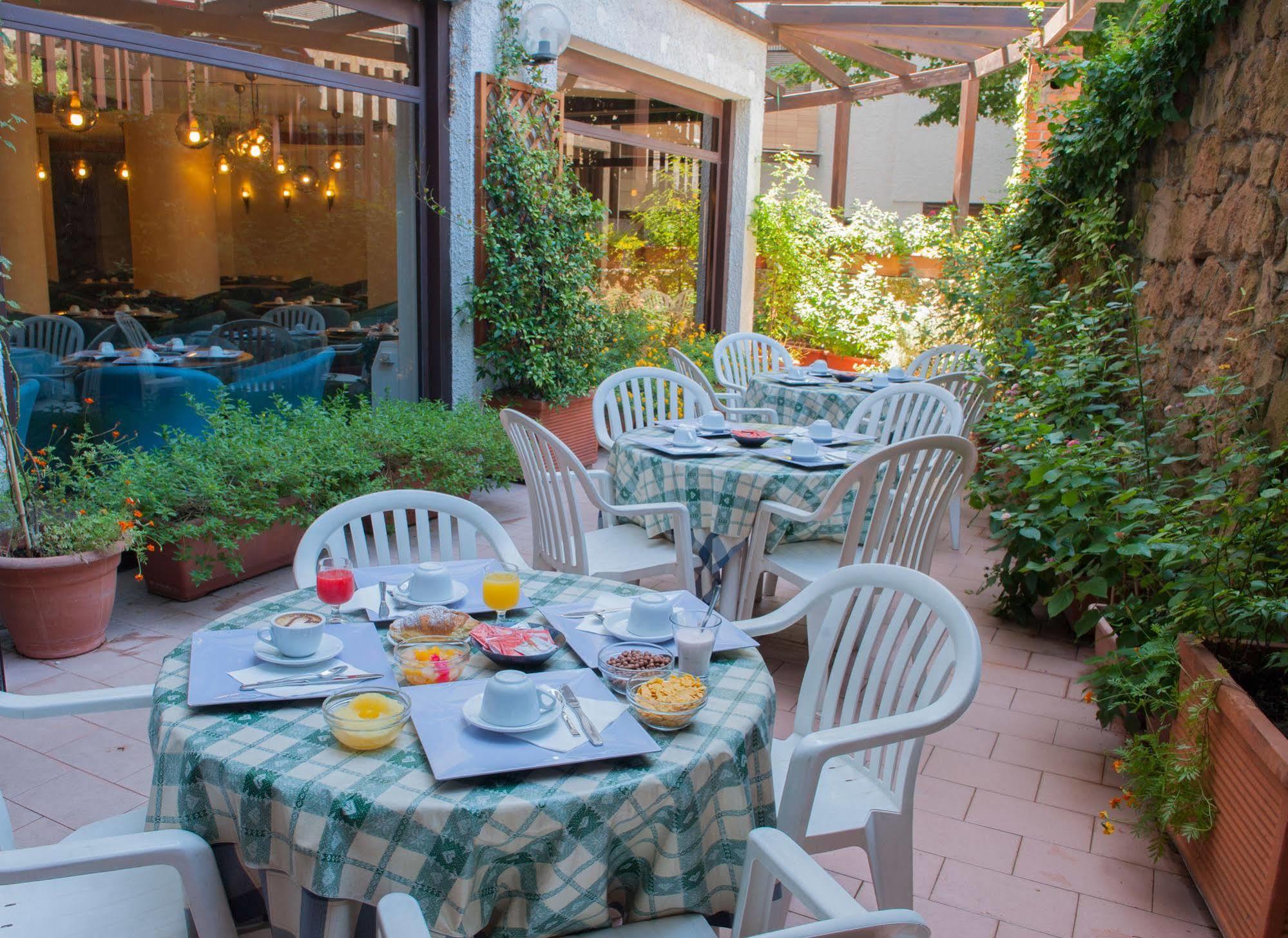 Hotel La Pergola Roma Esterno foto